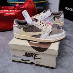 NIKE AIR JORDAN 1 LOW X TRAVIS SCOTT