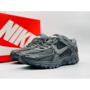 NIKE AIR ZOOM VOMERO 5