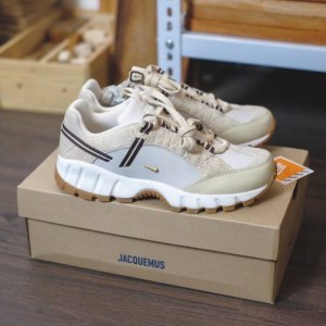 NIKE AIR HUMARA X JACQUEMUS