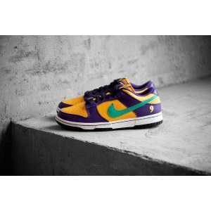 Nike SB Dunk Low