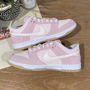 Nike SB Dunk Low