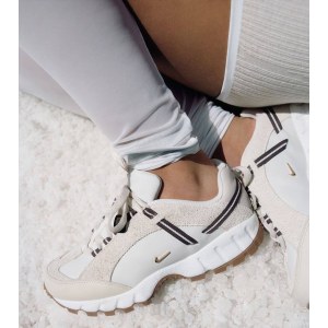 JACQUEMUS X NIKE AIR HUMARA